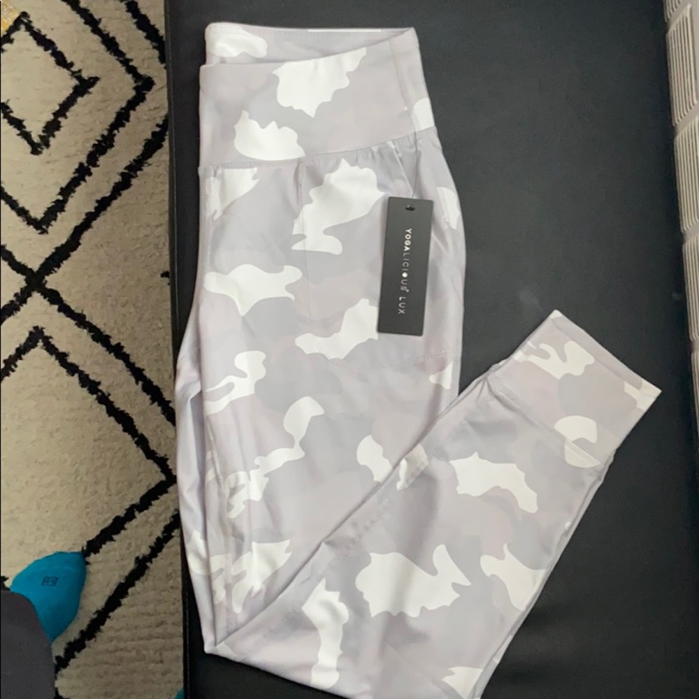 NWT 90 Degree by Reflex Camo Joggers